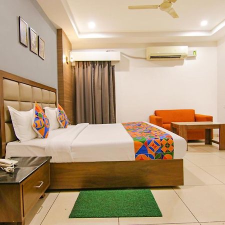 Fabhotel Citi Inn Zirakpur Exterior foto